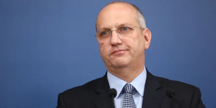 Procesi i Berlinit/ Ministri grek vjen nesër në Tiranë,vizitë edhe Fredi Belerit në burg