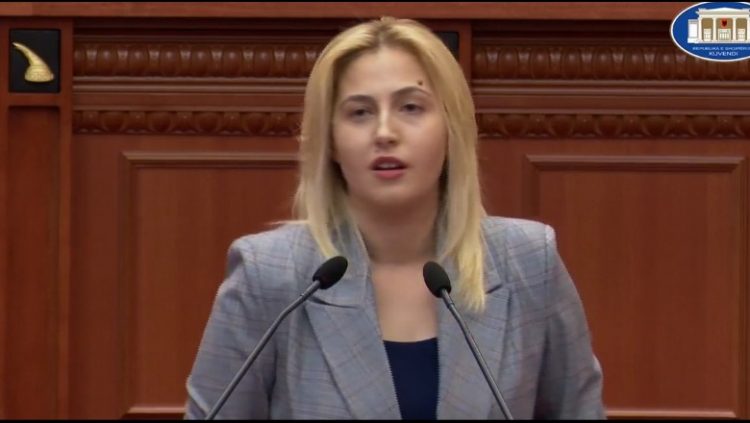 Zhupa: Ogerta Manastirliun duhej ta çonit në SPAK, jo në krye të ministrisë së Arsimit