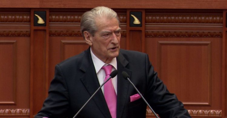 Berisha kundër rritjes së pagave të gjyqësorit: Gjykatësi merr sa 80 pensionistë në muaj