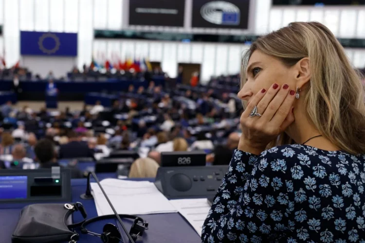 Eva Kaili rikthehet në Parlamentin Europian pas skandalit të Katargate
