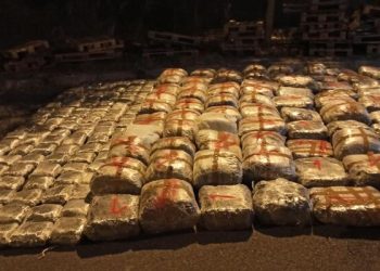 Kapen 300 kg kanabis në doganën e Malit të Zi, arrestohen babë e bir nga Durrësi