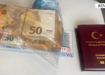 Nis hetimi për një shtetas kinez dhe një turk, nuk deklaruan rreth 29 mijë euro në Rinas