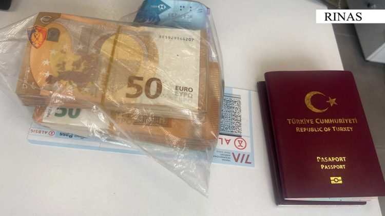 Nis hetimi për një shtetas kinez dhe një turk, nuk deklaruan rreth 29 mijë euro në Rinas