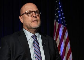 Ambasadori amerikan: Një apo disa struktura qëndrojnë pas sulmit në veri të Kosovës