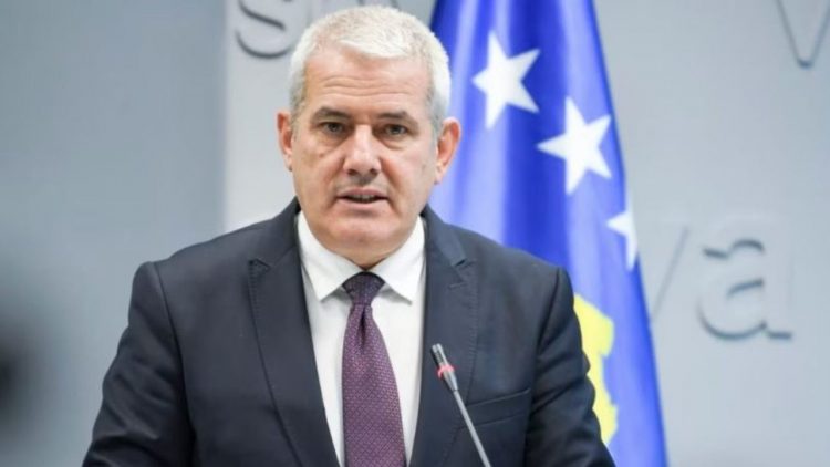 Pas kërcënimeve me jetë, reagon ministri i Brendshëm i Kosovës