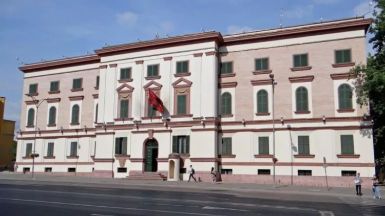 Qeveria miraton vendimin/ Ministria e Brendshme nuk jep më tendera!