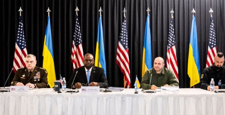 Sekretari amerikan i Mbrojtjes: Tanket amerikane Abrams, së shpejti në Ukrainë
