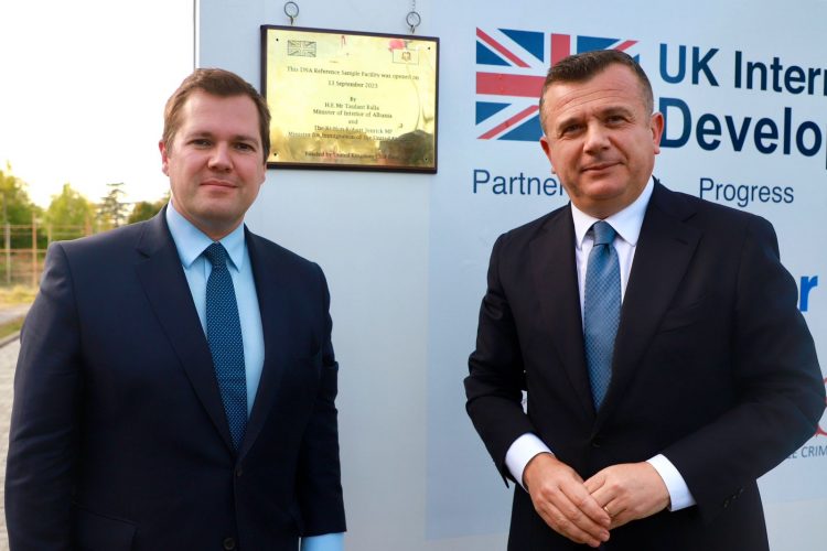 Balla dhe ministri britanik inaugurojnë Laboratorin e Referencës së ADN