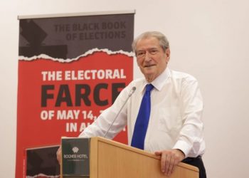 “Farsa elektorale e 14 majit”/ Berisha: Paraqesim librin e zi, Shqipëria noton mbi krimin