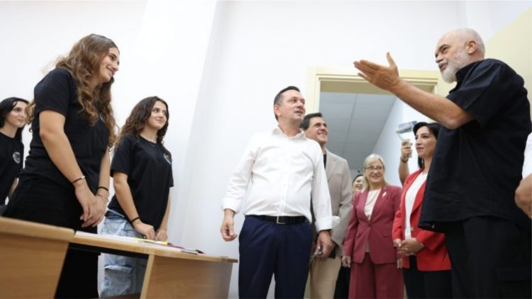 Viti i ri shkollor, Rama inspekton gjimnazin e ri me 650 nxënës të ndërtuar në Kamëz