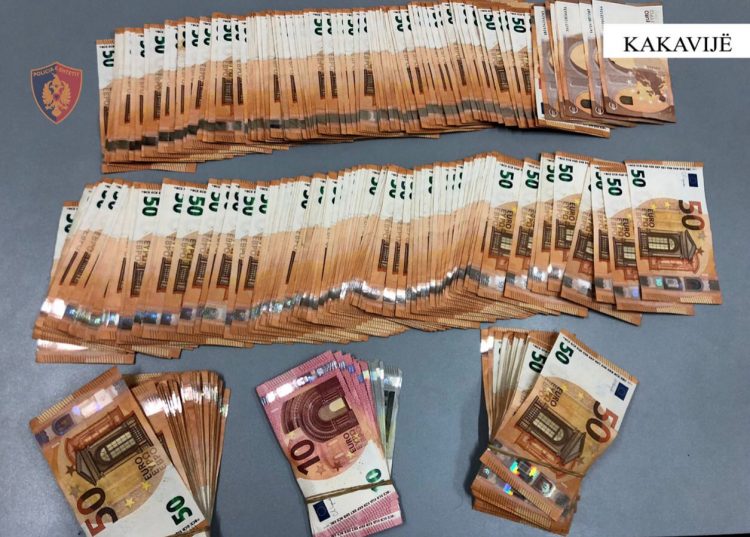 Tentoi të nxirrte mijëra euro nga vendi ynë në Kakavijë, e pëson 53-vjeçari grek
