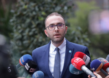 Deklaratat e McGonigal për takimet me Ramën, reagon Bardhi: SPAK duhet të na provojë se askush nuk është mbi ligjin!