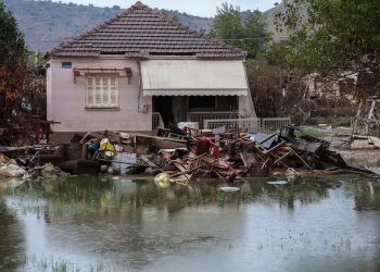 Moti i keq përfshin Greqinë, meteorologët: Rrezikojnë të dalin nga shtrati 4 lumenj