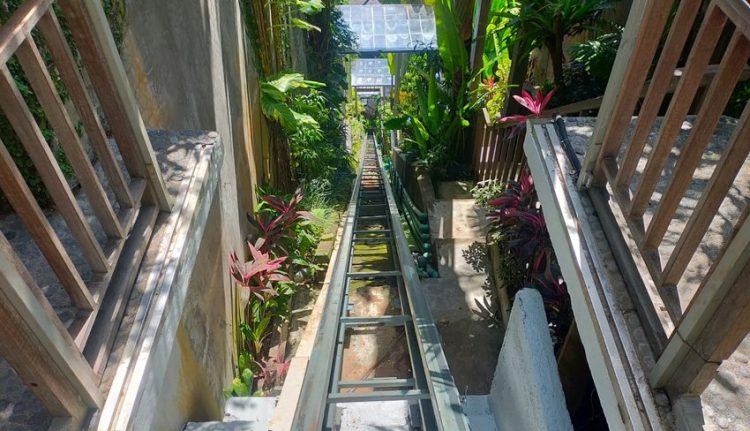 Këputet kablloja e ashensorit në një hotel luksoz në Bali, humbin jetën pesë të rinj