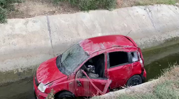 Polici humb kontrollin e makinës, mjeti përfundon në kanal në Divjakë