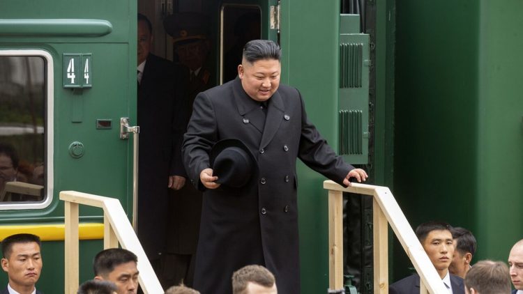 Foto/ Ky është treni misterioz i blinduar i përdorur nga Kim Jong Un në udhëtimet e tij