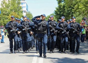 Vjosa Osmani mbështetje për policinë: Kosova është e përjetshme