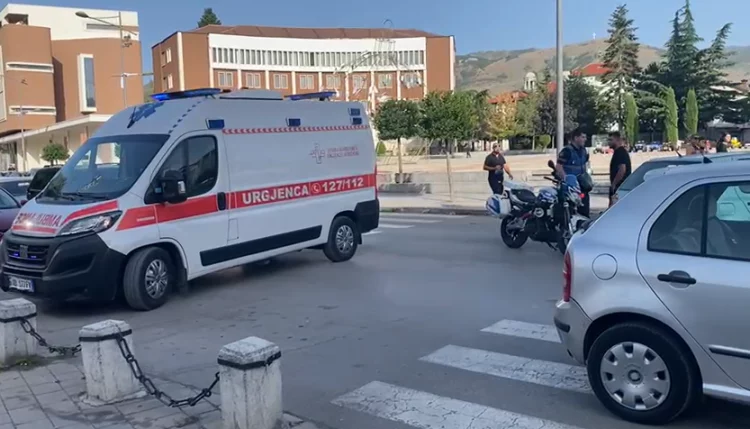 U përplas nga një automjet, humb jetën 79-vjeçari në Korçë