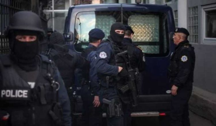 Vrasja në veri, policia e Kosovës: Dy kamionë bllokuan rrugën, u qëlluam me armë zjarri nga pozicione të ndryshme