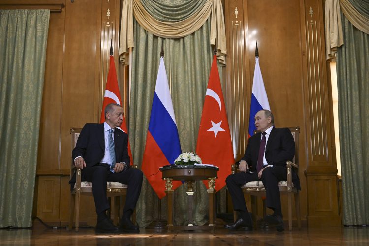 Putin: Rusia “e hapur” për negociatat mbi marrëveshjen e grurit