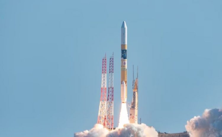 Japonia lëshon raketën HII-A që do të eksplorojë origjinën e universit