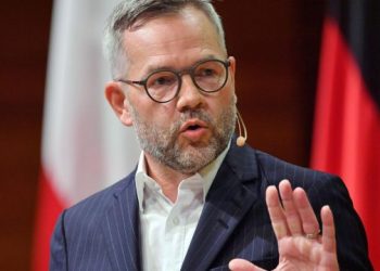 Deputeti gjerman për vrasjen e policit në Kosovë: Çfarë arsyetimi do të ketë Vuçiç?