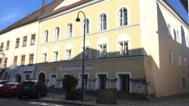 Shtëpia e Hitlerit kthehet në stacion policie, plasin polemikat në Austri