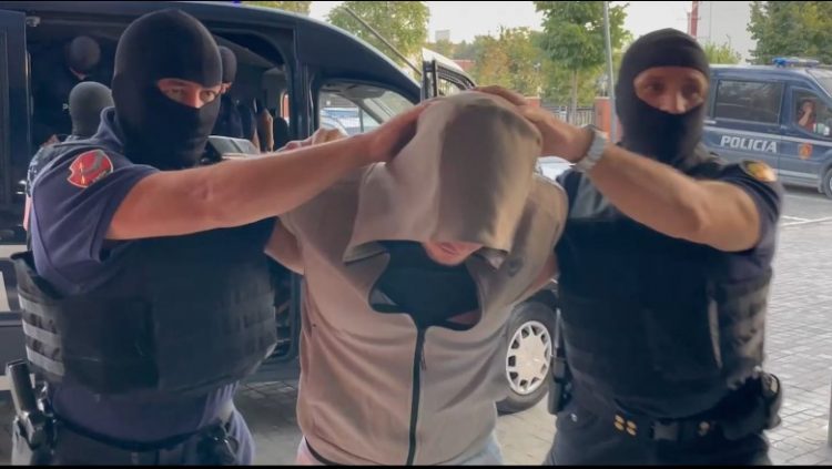 Megaoperacioni “Tempulli”/Drogë dhe armë, arrestohet 26-vjeçari në Tiranë, shkon në 95 numri i të prangosurve