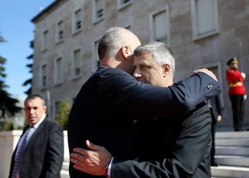Thaçi intervistë nga qelia/Rama:Zgjatja e gjykimit ngre pikëpyetje mbi”procesin e drejtë”