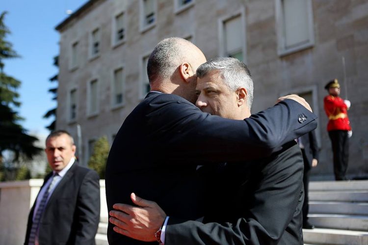 Thaçi intervistë nga qelia/Rama:Zgjatja e gjykimit ngre pikëpyetje mbi”procesin e drejtë”