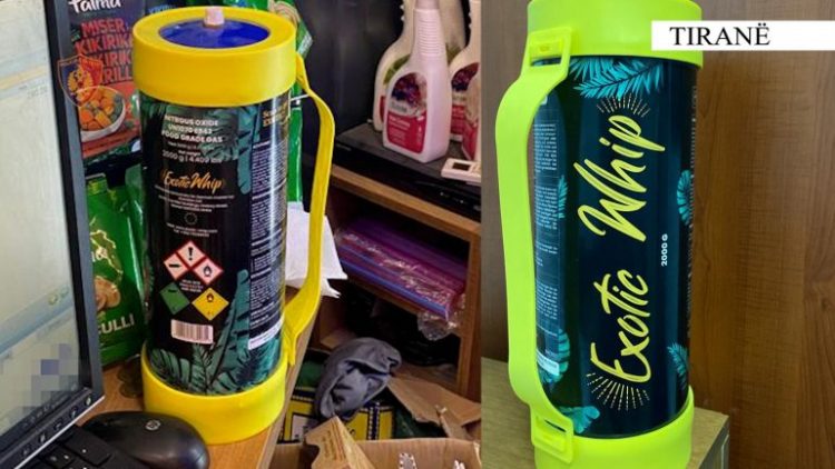 28-vjeçarja konsumoi helium dhe përfundoi në spital, policia shpall në kërkim pronarin e tabakinos