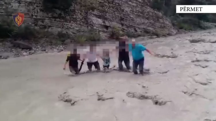 Kishin mbetur të bllokuar në Përmet, Policia ndihmon 23 turistëve gjermanë, polakë e francezë