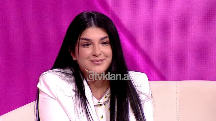 “Njerka më keqtrajtoi për 4 vjet”, Vanesa: Në moshën 14-vjeçare punoja 10 orë në ditë