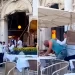 Video/Kamerierët në kafenenë e njohur në Venecia përleshen me turistët