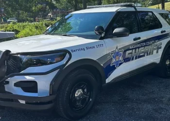 I dha kujdestarinë e fëmijëve gruas, bashkëshorti qëllon për vdekje gjykatësin në SHBA