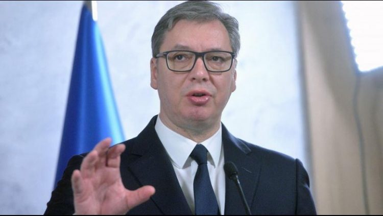 Tensionet me Kosovën, Vuçiç: Nuk duam asnjë lloj përplasjeje me NATO-n