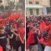 Me ngjyrat kuqezi, flakadanë dhe këngë, tifozët e Kombëtares marshojnë drejt “Air Albania”