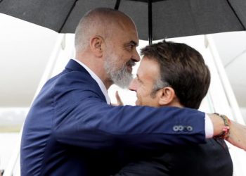 Macron përfundon vizitën zyrtare, Rama e përcjell në Rinas: Shihemi së shpejti!