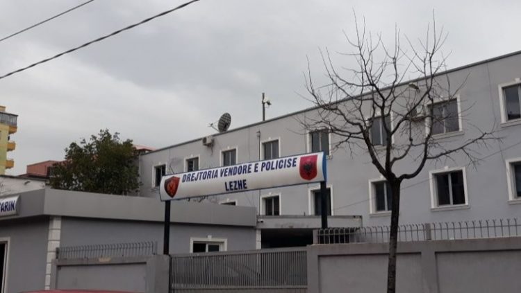 Goditi arbitrin, policia arreston futbollistin e Shënkollit