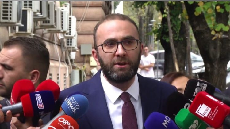 Bardhi: Do i përgjigjemi çdo provokimi të PS! Nikolla të mos bëjë shefen e protokollit të Bashës