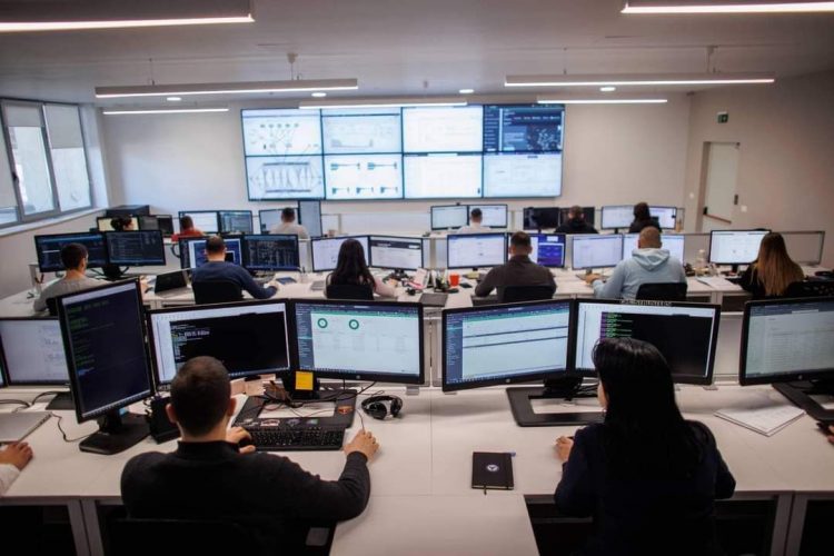 Karçanaj: AKSHI me ndihmën e partnerëve amarikanë, drejton Qendrën Qeveritare Operacionale të Sigurisë Kibernetike