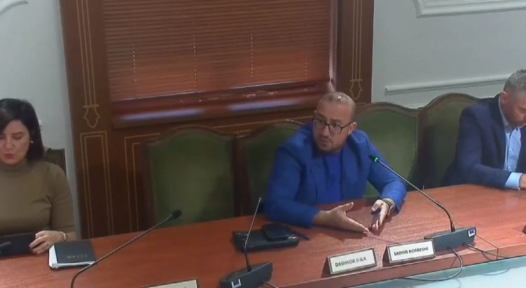 “A jemi një m*t komision ligjesh apo çfarë jemi?” Korreshi përplaset me Klotilda Bushkën