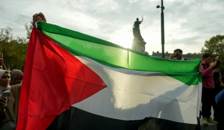 Mijëra francezë protestojnë në qendër të Parisit: Izraelitët vrasës, Macron bashkëpunëtor