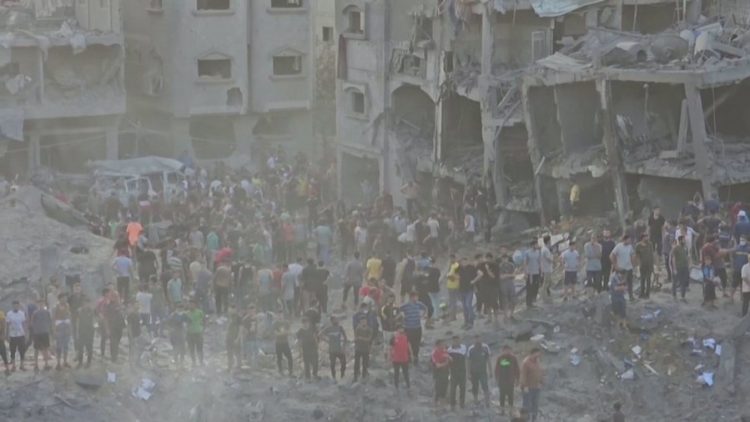 Izraeli bombardon tre kampe refugjatësh, dhjetëra të vrarë