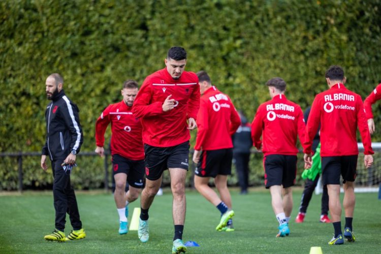 Përballja me Çekinë/ Nis grumbullimi i kuqezinjve, mungon Ismajli