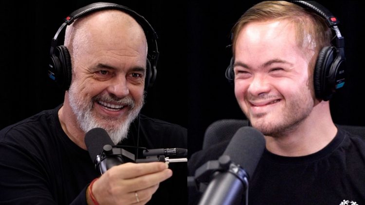 Studenti i parë me sindromën down në vend, Rama në podcast me “kampionin special”