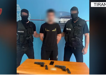 Po trafikonte armë nga Kosova në Shqipëri, arrestohet 20-vjeçari në Tiranë