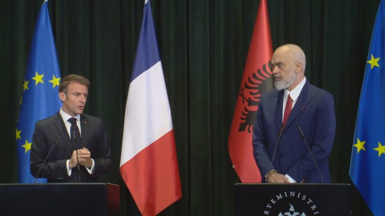 Macron deklaroi në konferencën me Ramën pezullimin e heqjes së vizave për Kosovën, Vuçiçi e falenderon