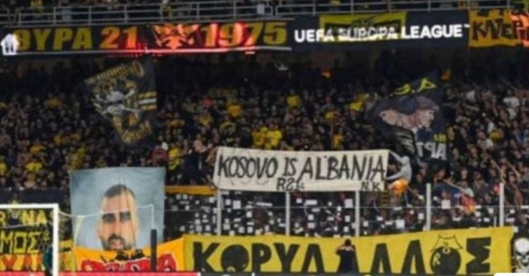 “Kosova është Shqipëri”, tifozët grekë iu kundërvihen atyre serbë