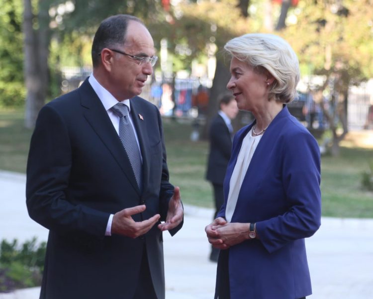 Von der Leyen gjatë takimit me Begajn jep mesazhin për zgjerimin e BE: Shqipëria në rrugën e duhur